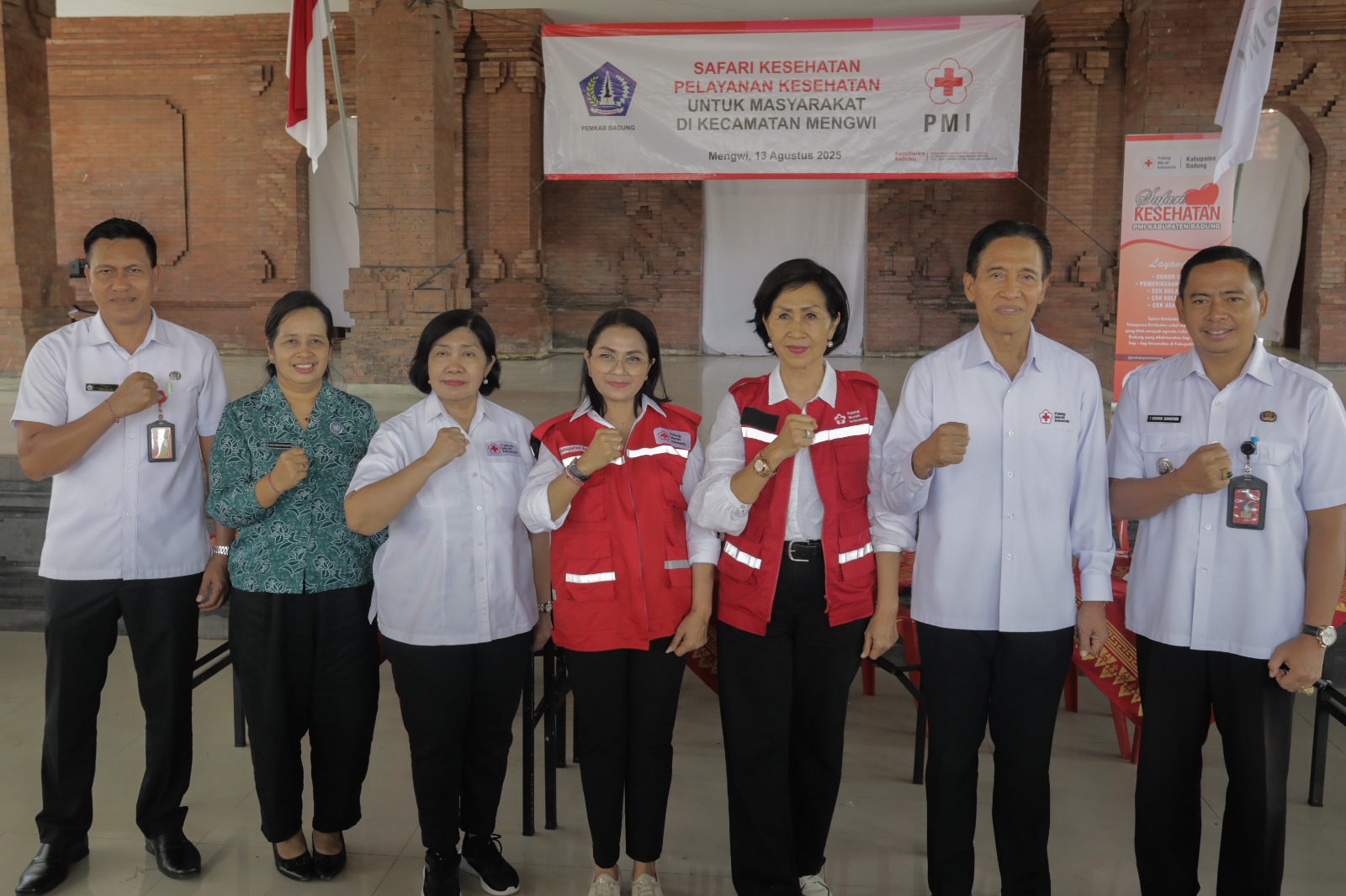 Safari Kesehatan dan Pelayanan Sosial Untuk Masyarakat Desa Baha