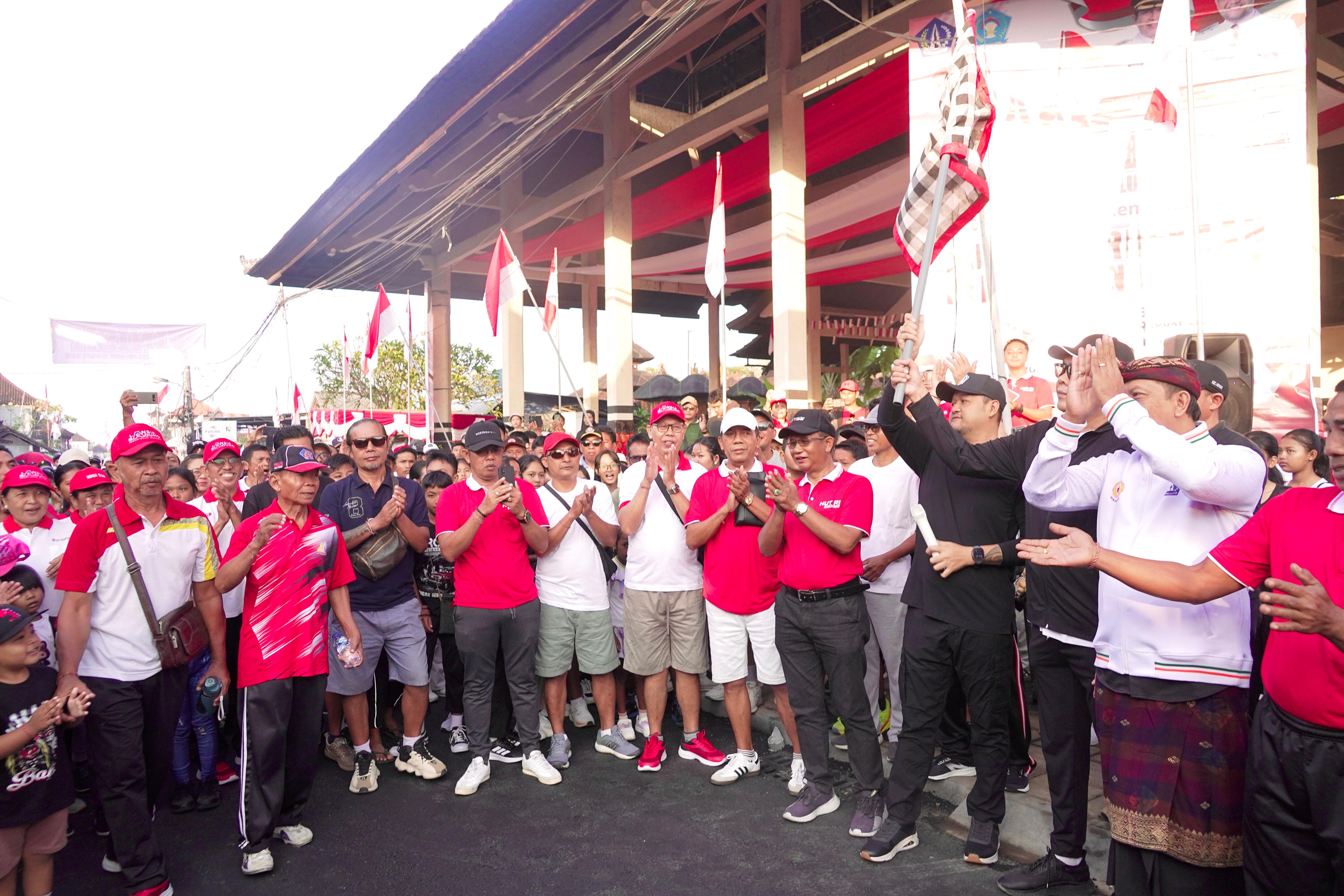 Wabup Badung Hadiri Jalan Sehat di Desa Adat Sading