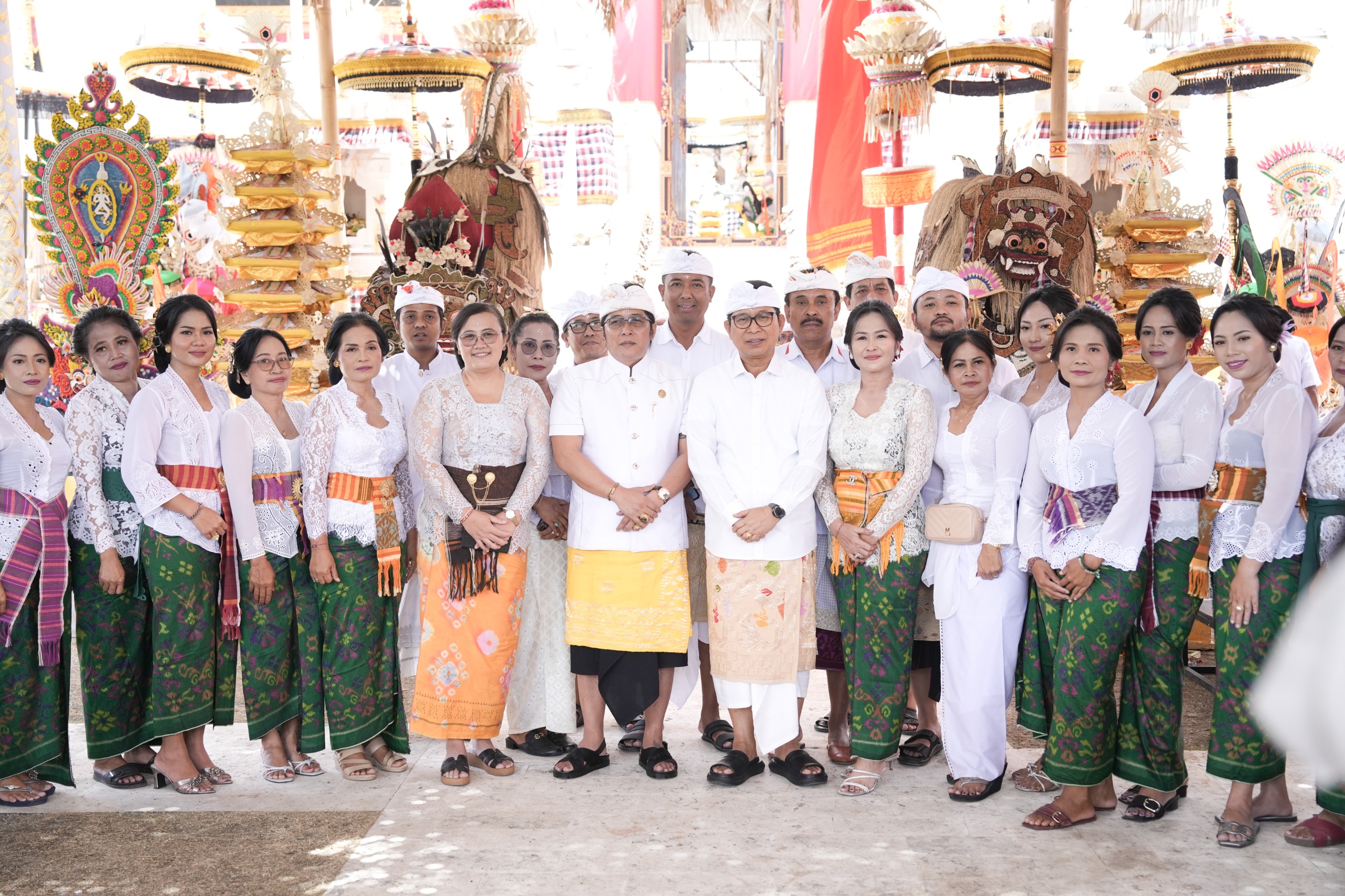 Bupati Adi Arnawa Upasaksi Karya Ngenteg Linggih, di Pura Desa Bale Agung Desa Adat Kutuh