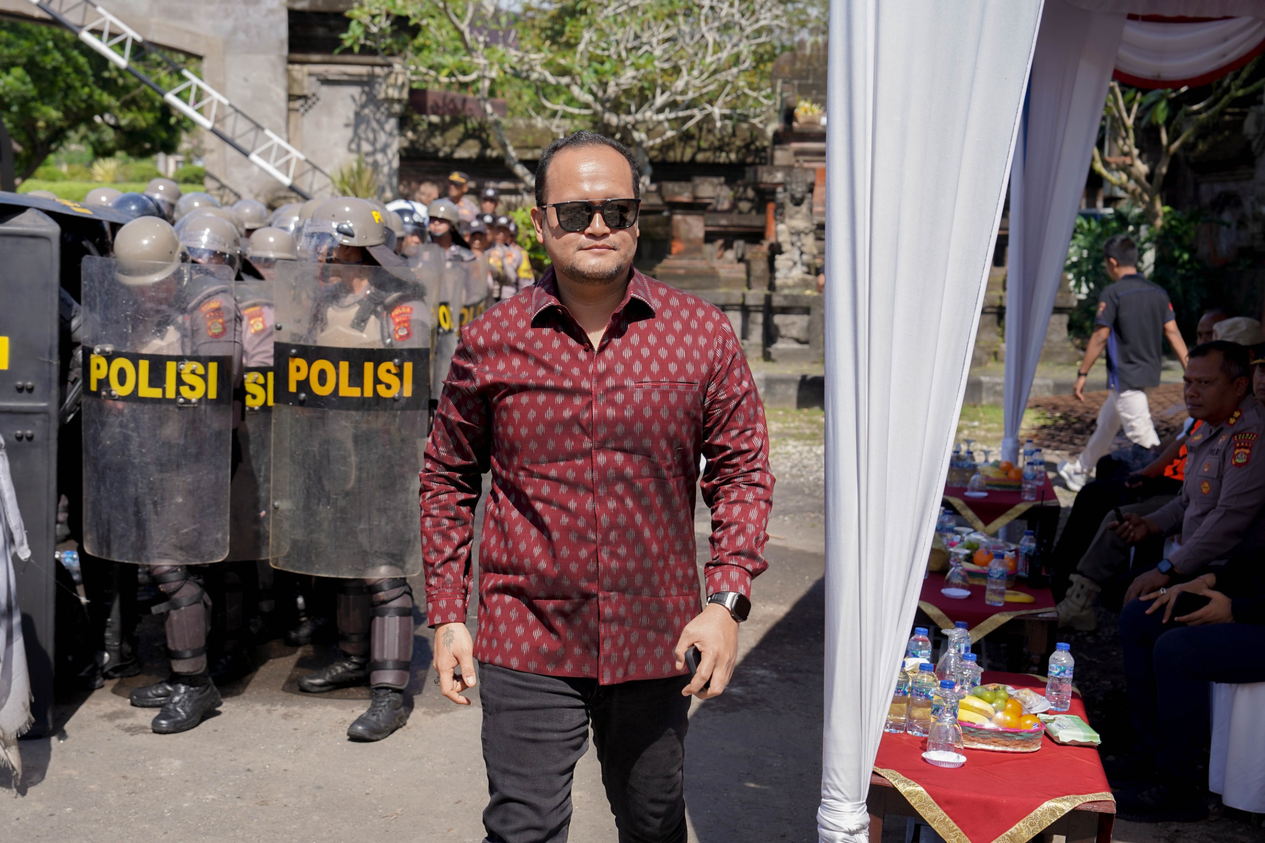 Simulasi Penanggulangan Aksi Massa di Puspem Badung