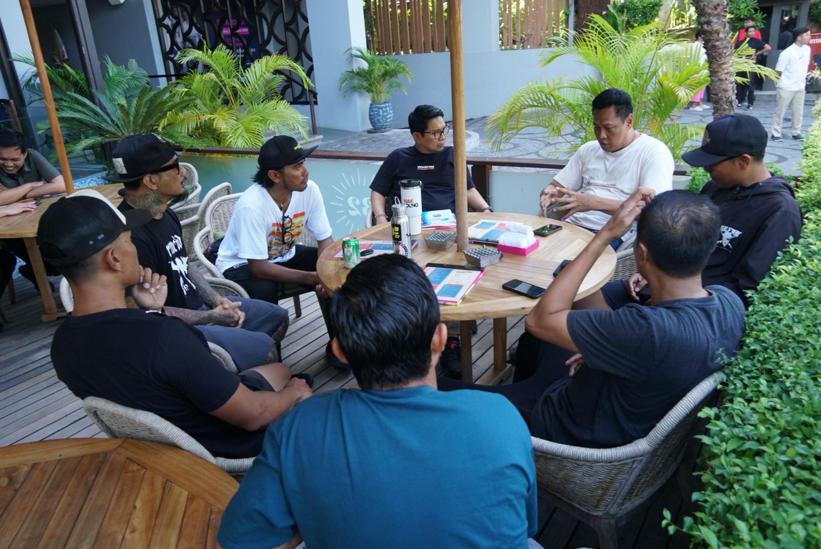 Bupati Badung Berdialog dengan Komunitas Pantai Kuta