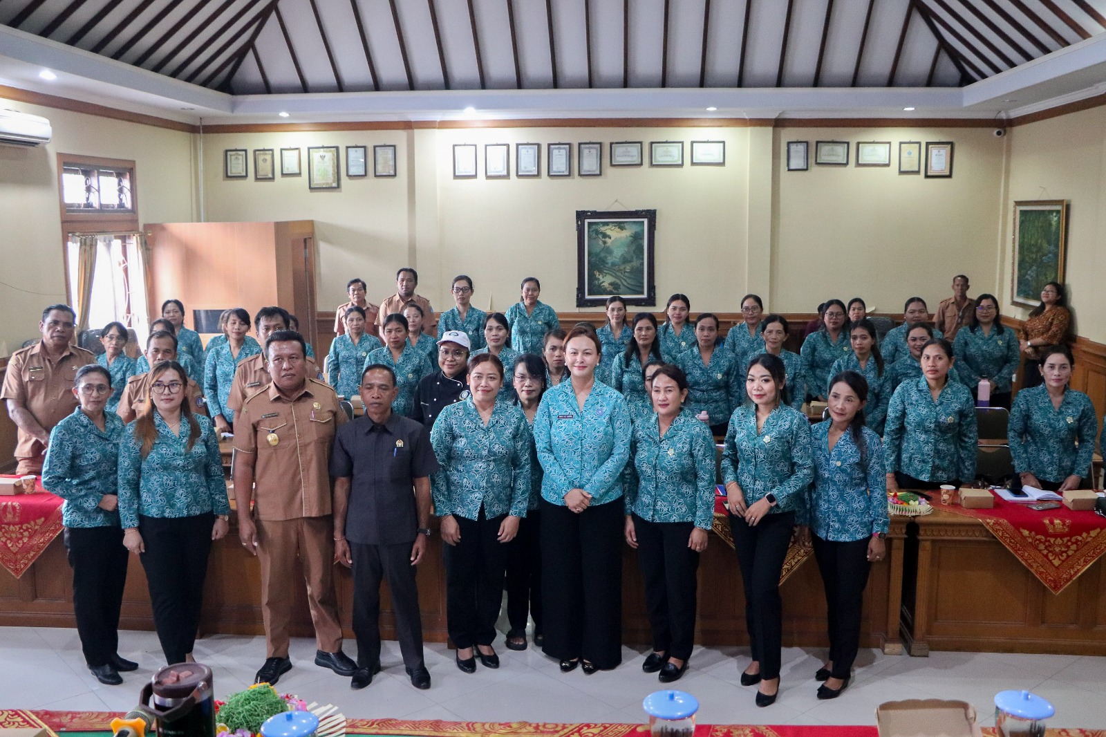 Sekretaris I TP. PKK Badung Buka Pelatihan Pembuatan Kue di Desa Taman