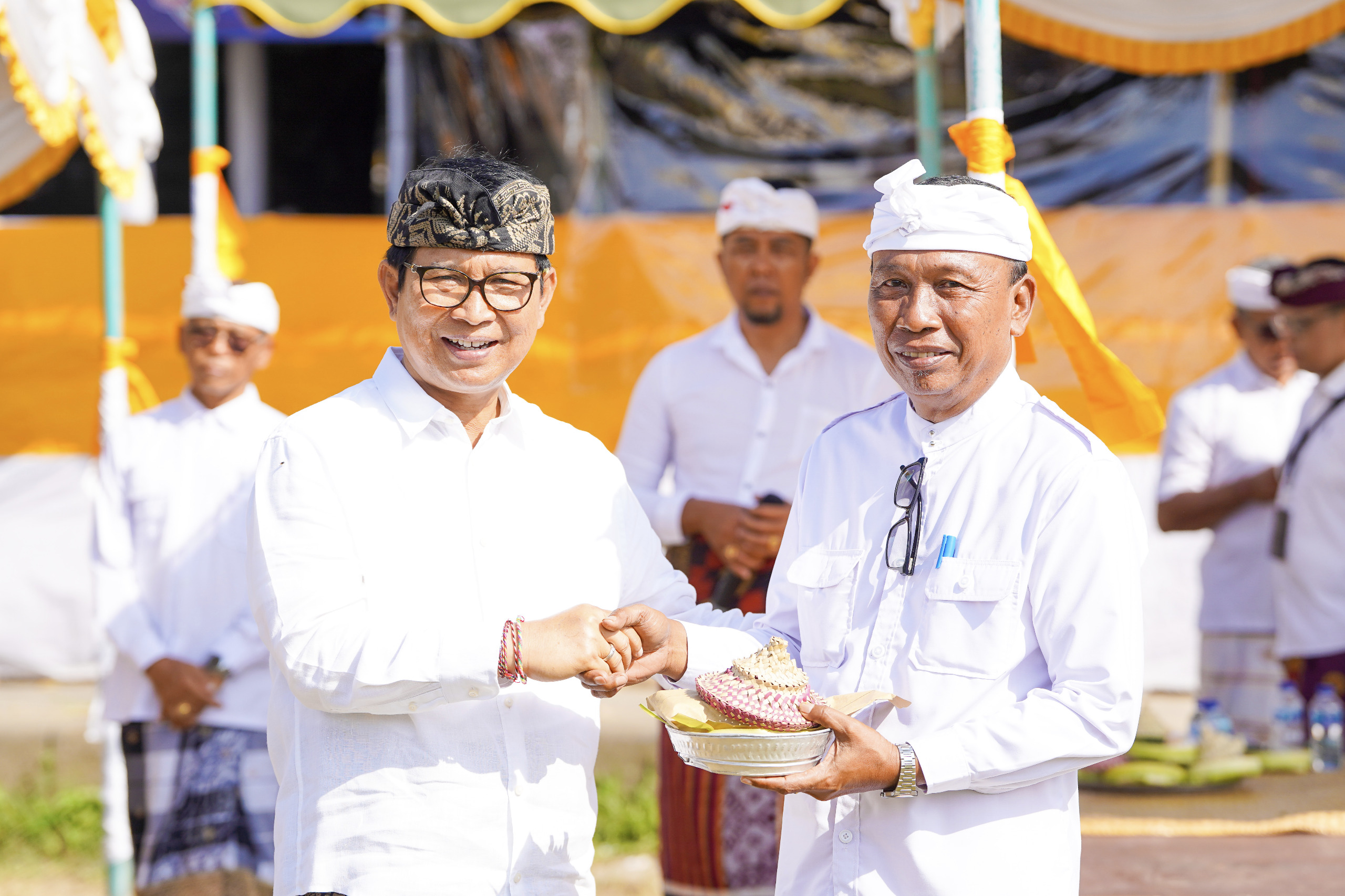 Bupati Adi Arnawa Hadiri Karya Manusa Yadnya, Pitra Yadnya dan Atma Wedana Desa Adat Kapal