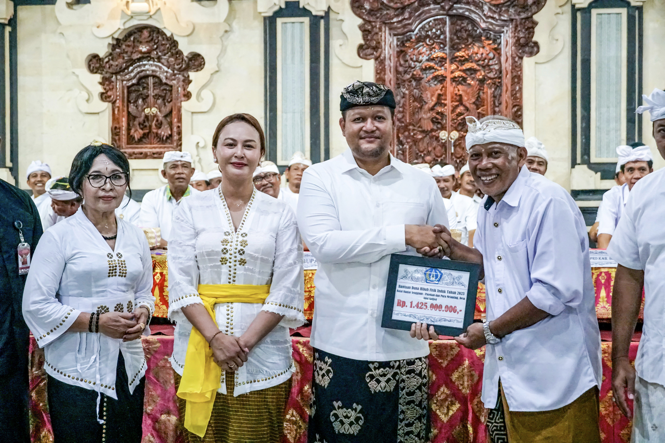 Wabup Hadiri Karya Ngenteg Linggih di Banjar Sengguan Pasekan Sading