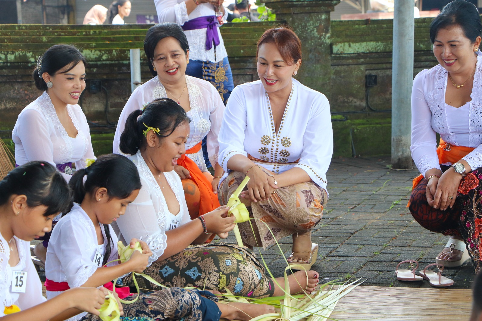 Lomba Cane Hias Se-Desa Adat Kapal
