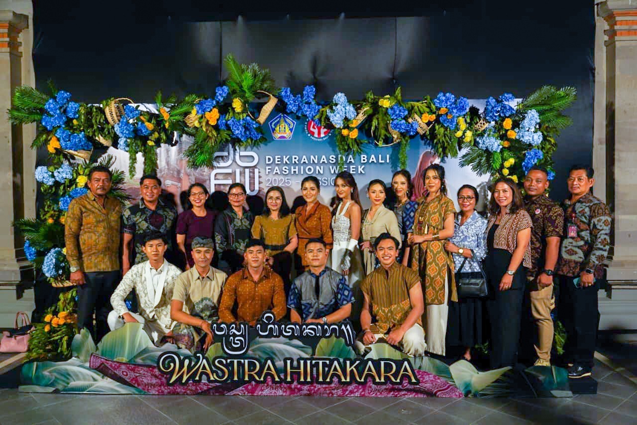 Ketua Dekranasda Badung Hadiri Dekranasda Bali Fashion Week 2025