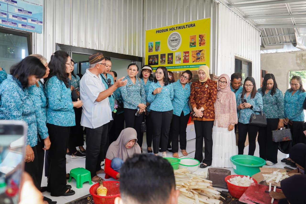 DPMD Ajak TP. PKK Badung Belajar UP2K ke Lombok Barat, NTB