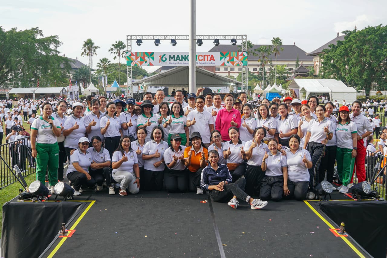 Senam Bersama PKK Se-Badung Meriahkan HUT Mangupura Ke-16