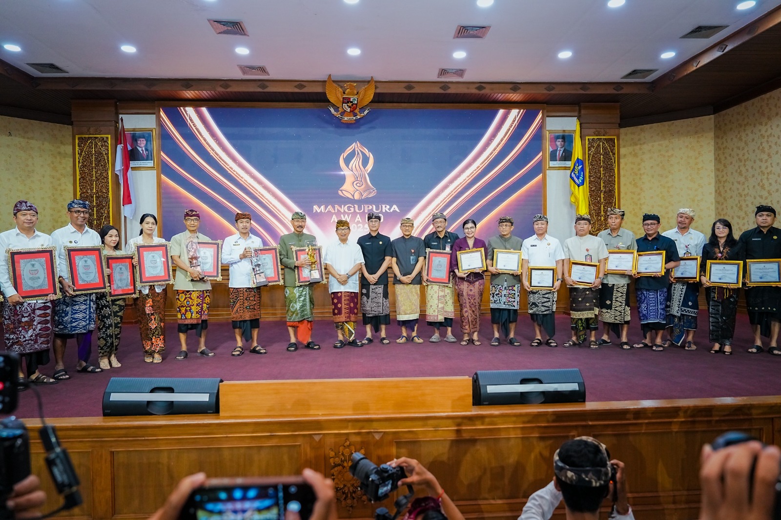 Bupati Serahkan Mangupura Award, Badung Festival Inovasi, dan Adi Karya Nugraha Tahun 2025