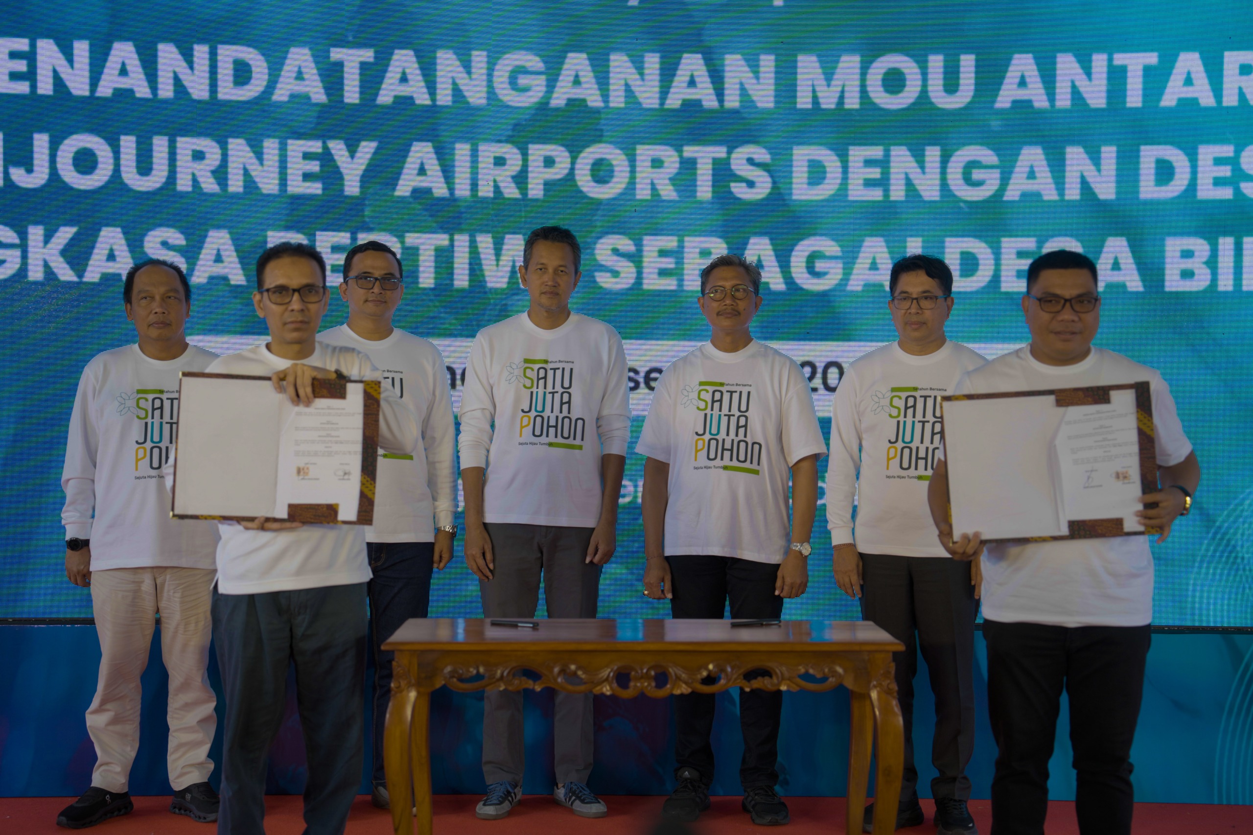 Penandatanganan MoU Dengan Angkasa Pura dan Launching Koperasi Merah Putih Desa Bongkasa Pertiwi