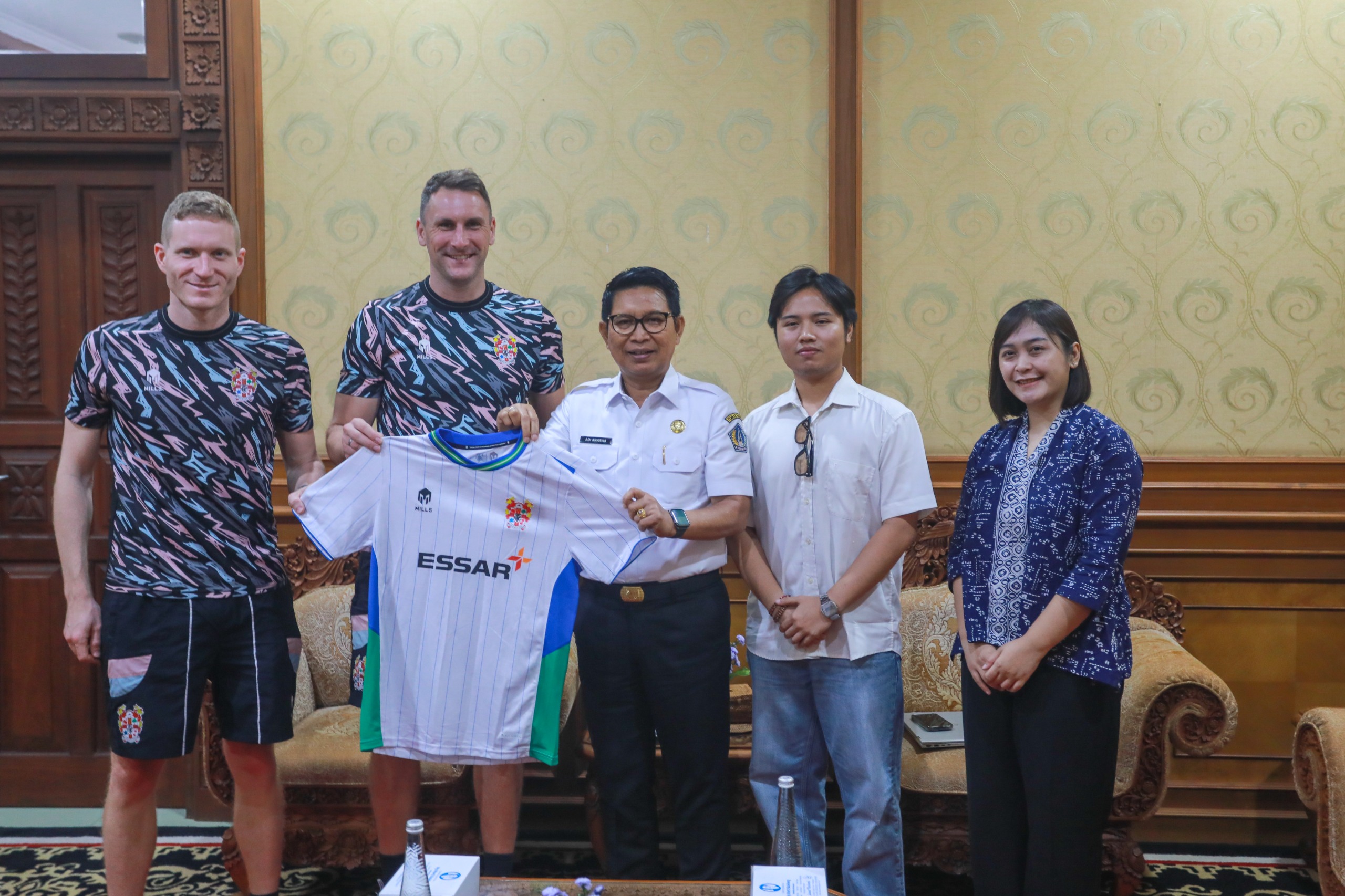 Bupati Adi Arnawa Terima Kunjungan Tranmere Rovers Inggris