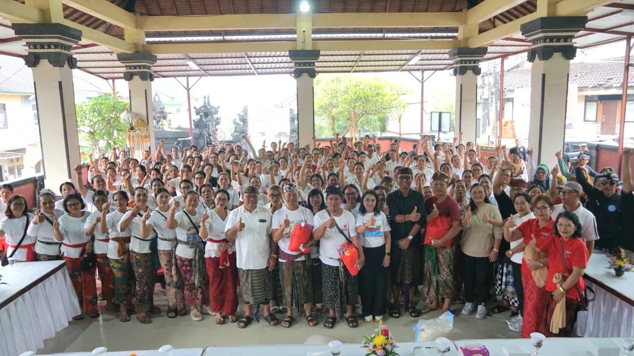 Kunjungan dan Tali Kasih TP. PKK di Raya Kampial