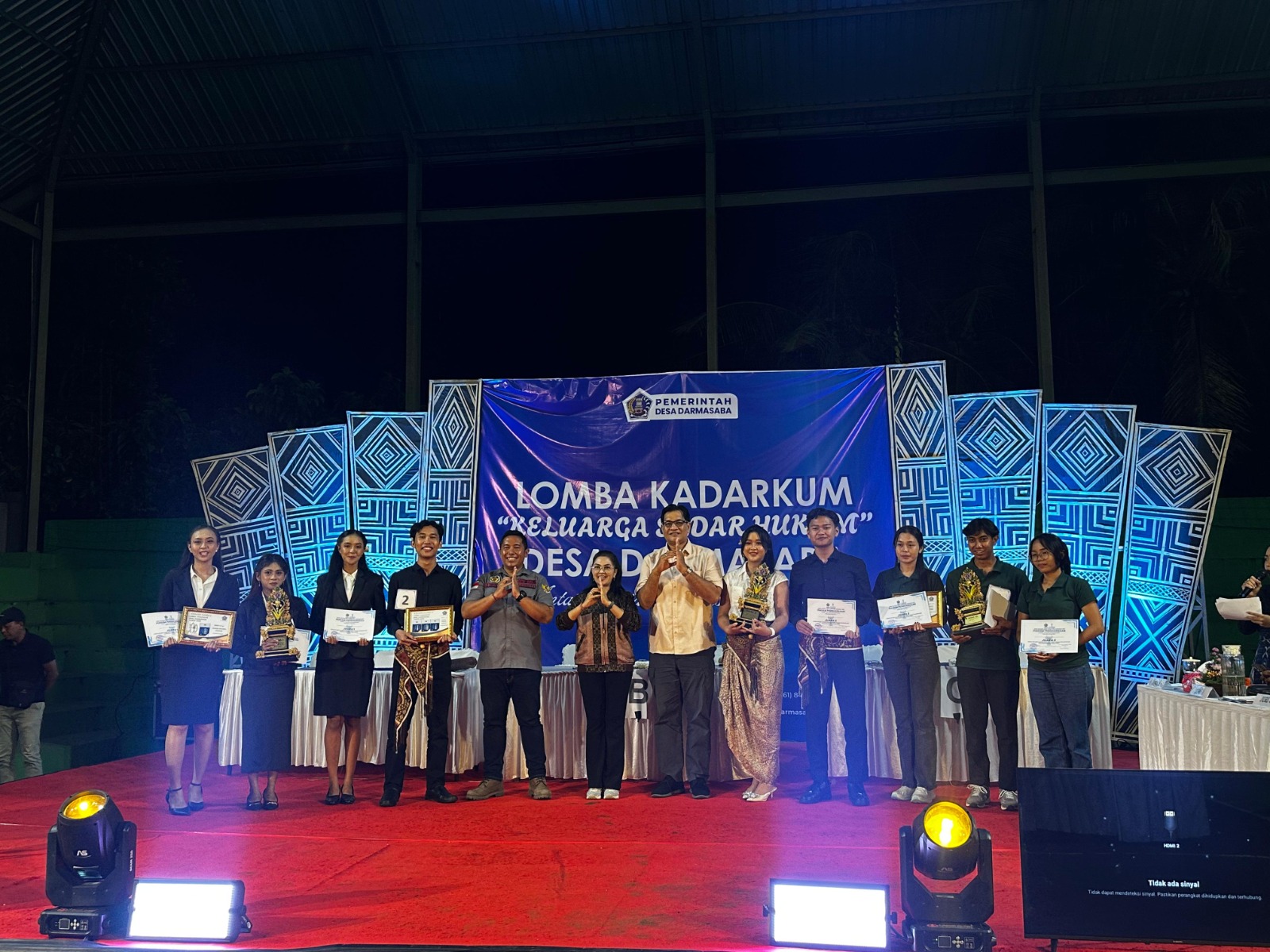 Bunda Anti Narkoba Tutup Lomba Kadarkum Desa Darmasaba