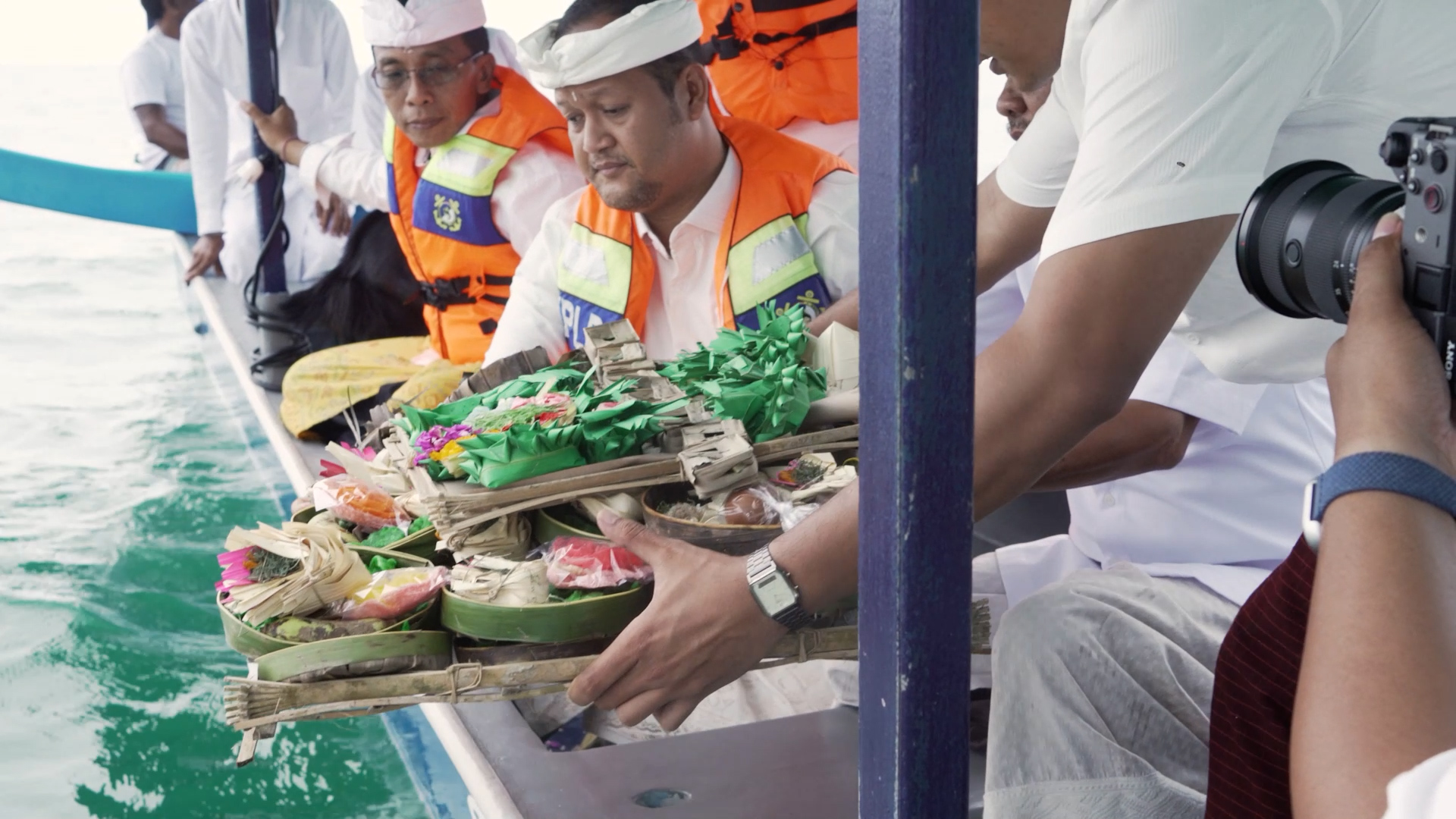 Wabup Bagus Alit Sucipta Hadiri Upacara Pakelem Pemahayu Jagat di Pantai Muaya Jimbaran