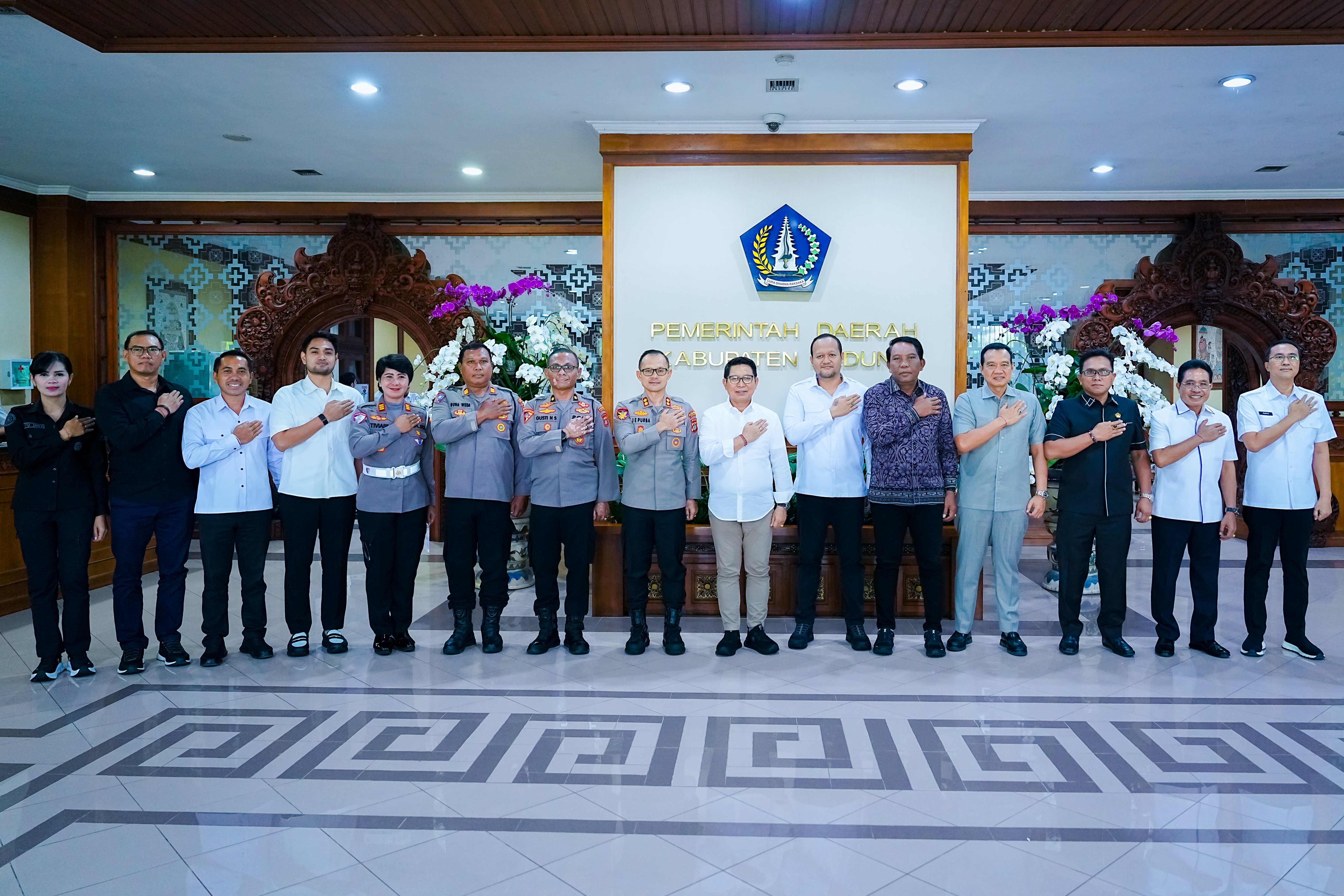 Bupati dan Wakil Bupati Badung Sambut Kapolres Badung