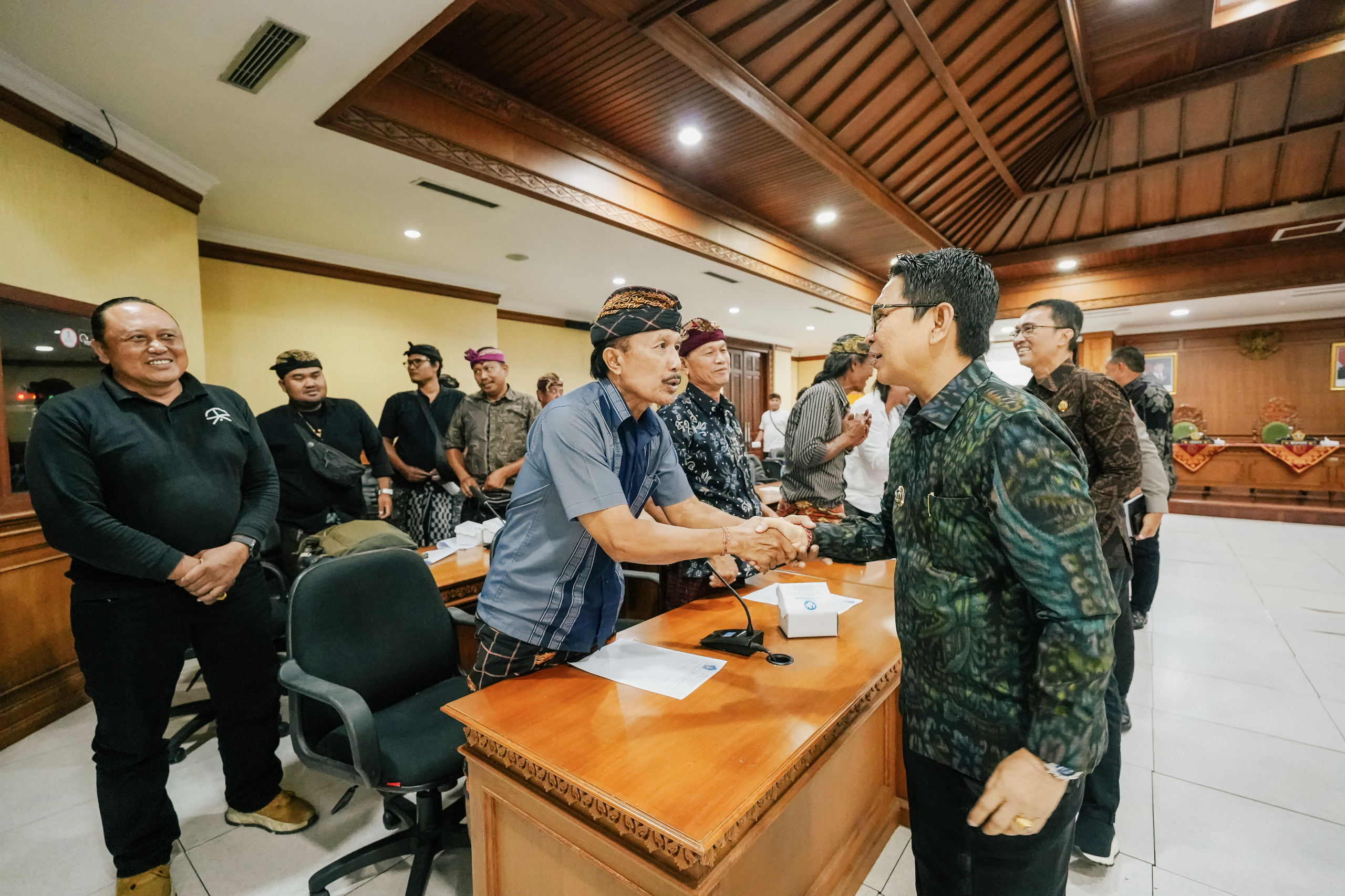 Bupati Berdialog Dengan Tokoh Masyarakat Kerobokan Kelod