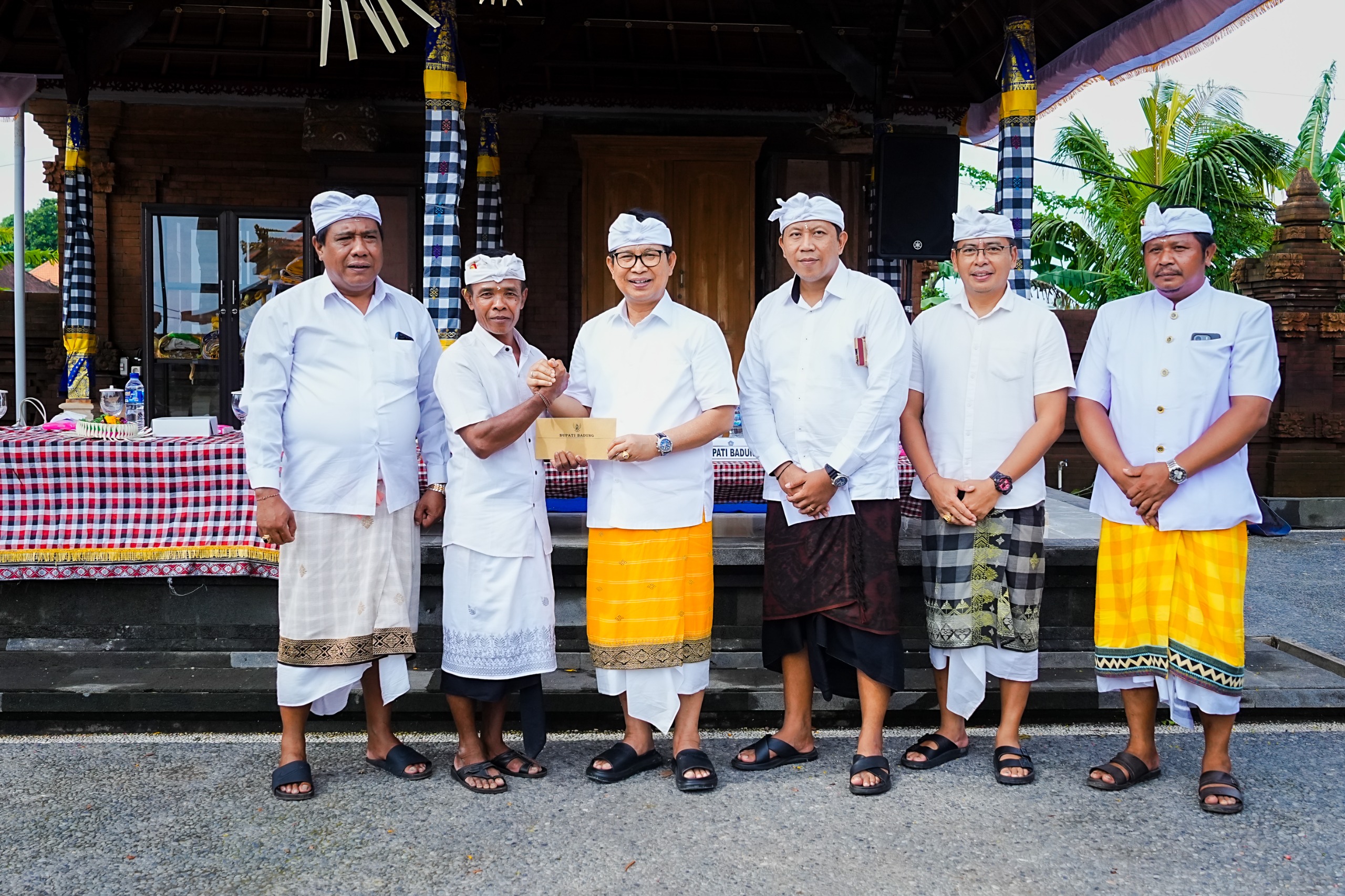 Bupati Hadiri Upacara Melaspas Pura Desa Kelod Kekeran Mengwi