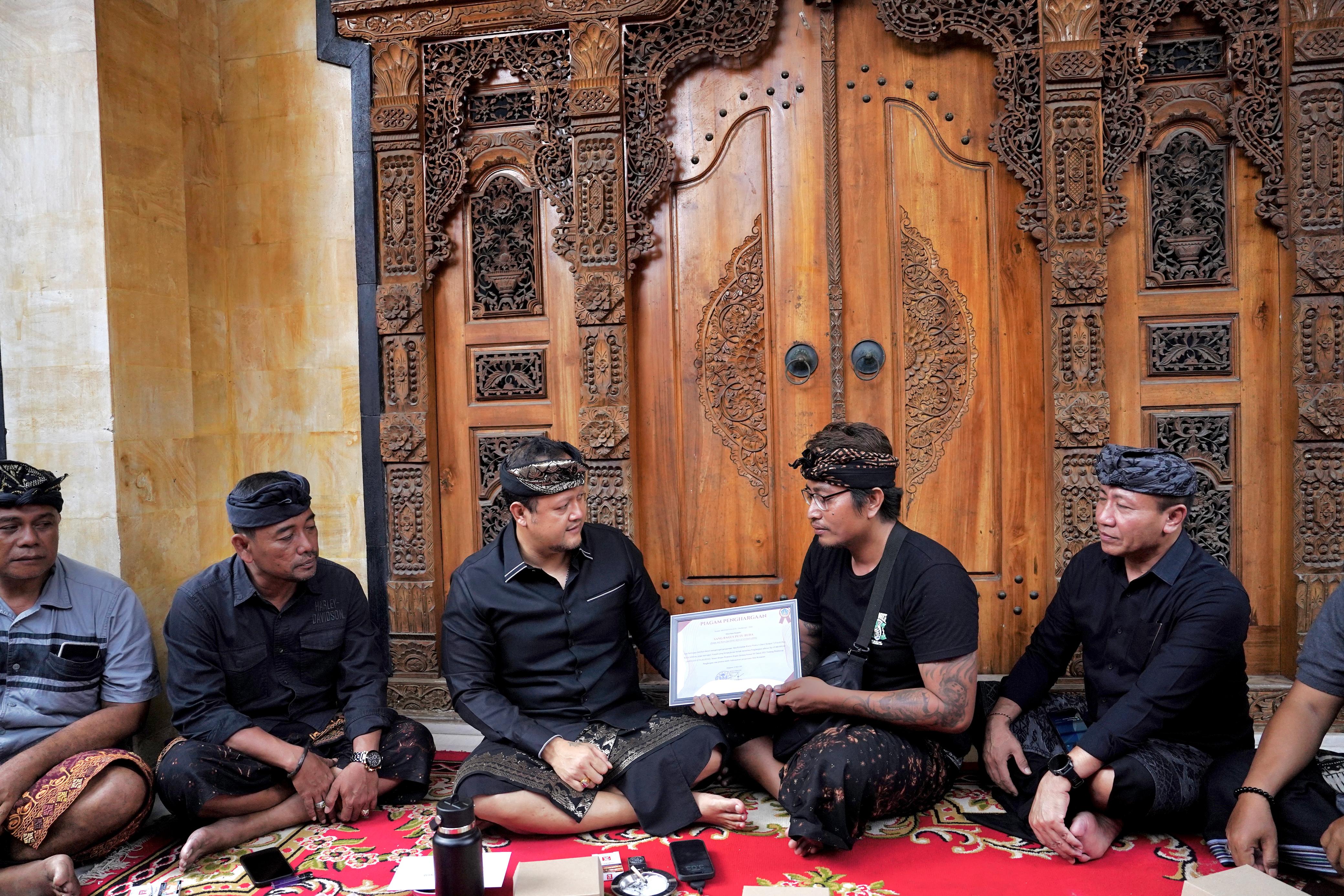 Berikan Penghargaan Tertib Administrasi
