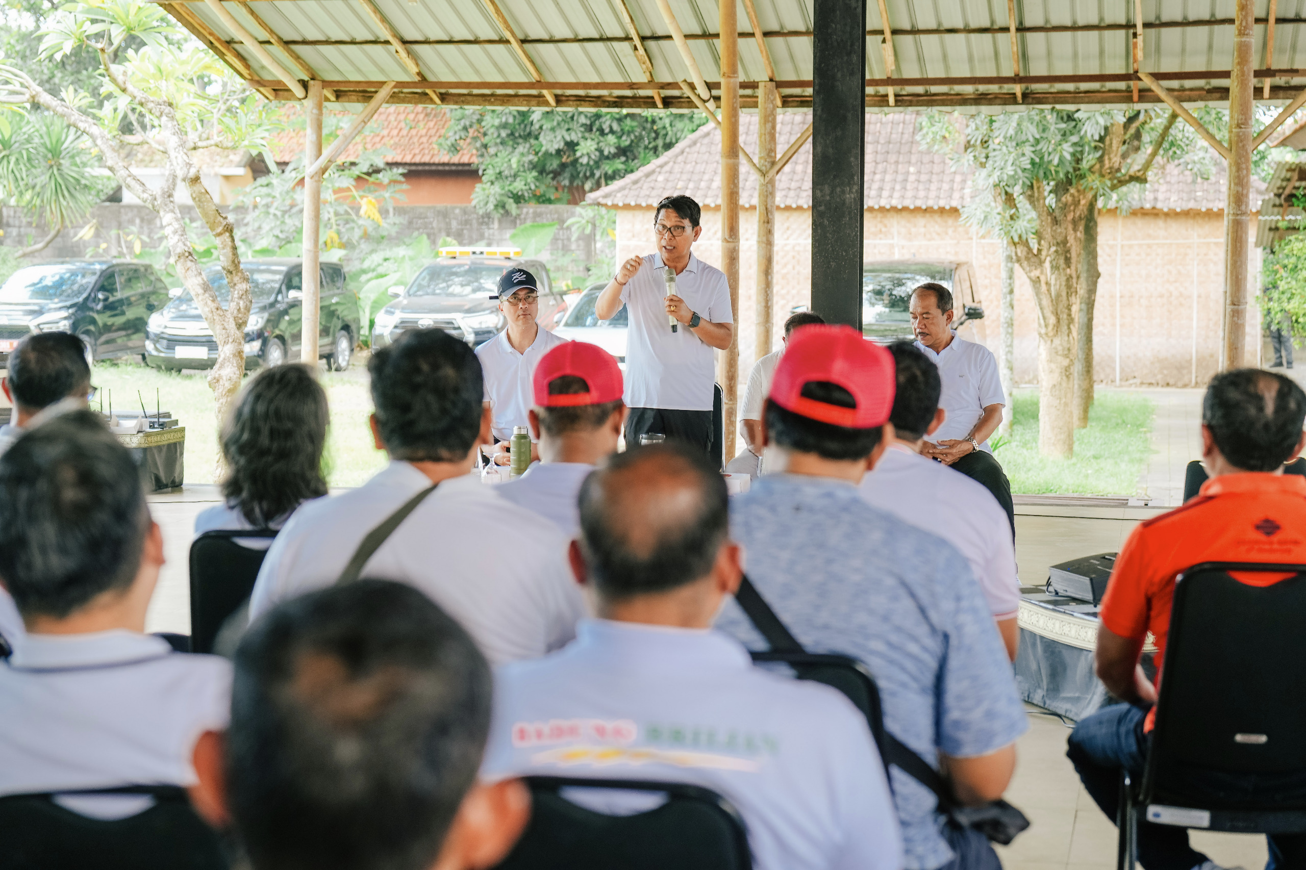 Evaluasi Kinerja Asper PSBS, Bupati Adi Arnawa Dorong Disiplin Pengelolaan Sampah