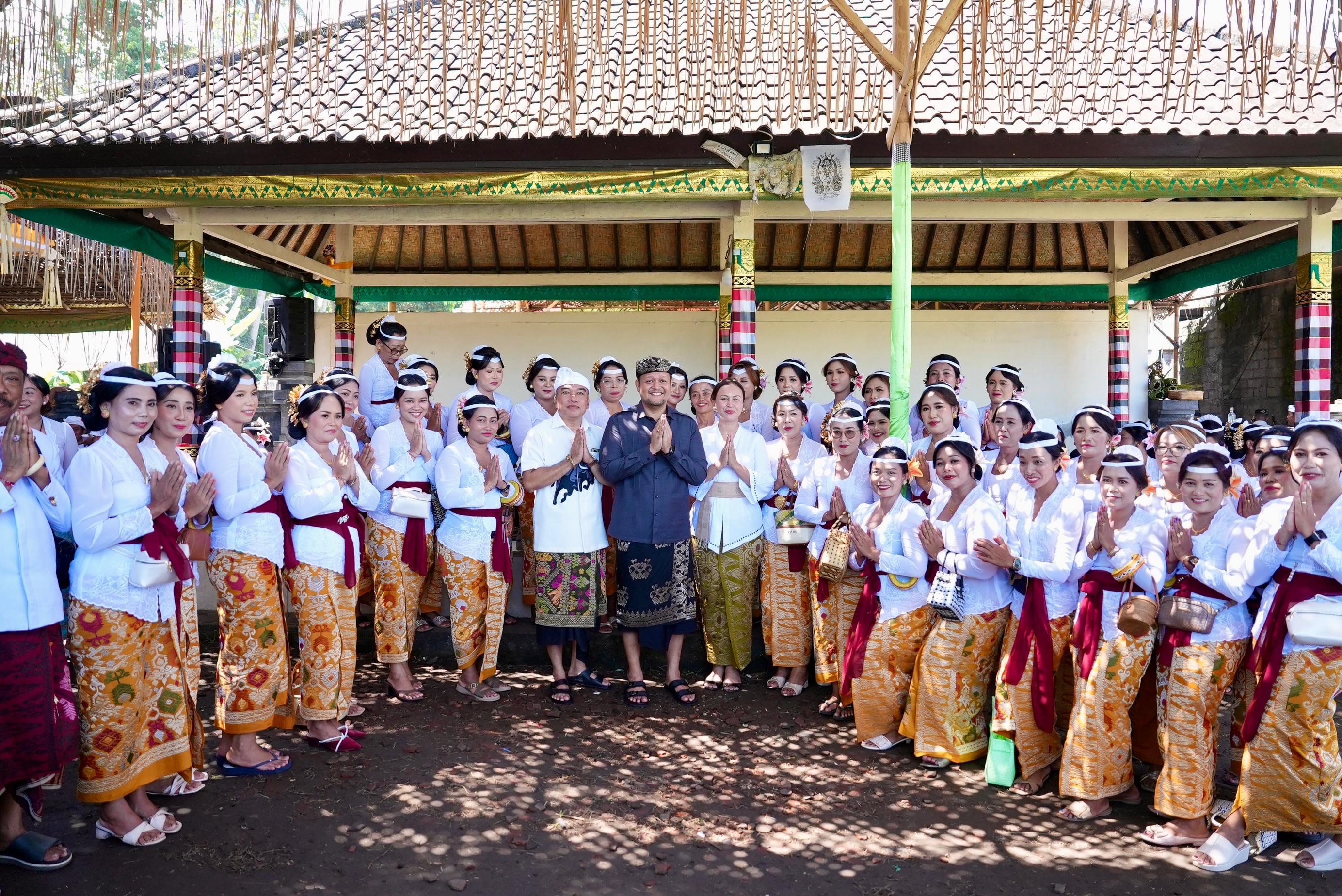 Wabup Badung Hadiri Metatah Massal di Pura Prajapati Desa Adat Sobangan