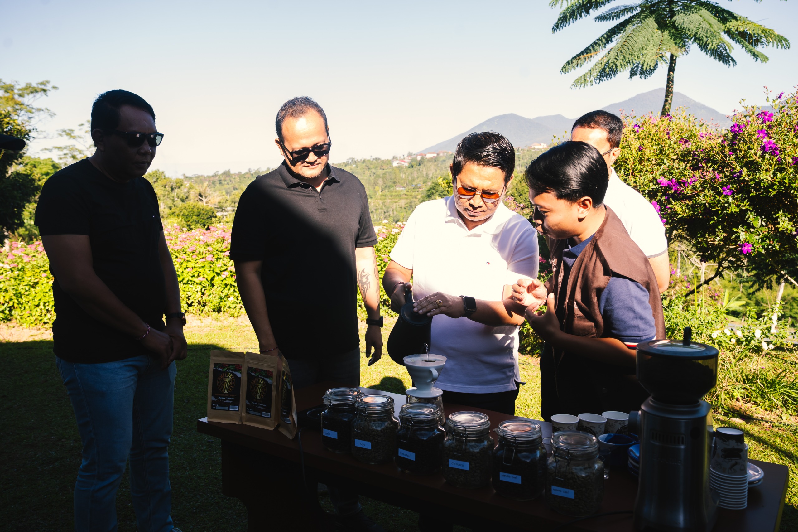 Bupati dan Wabup Badung Genjot Potensi Kopi di Agro Techno Park, Petang