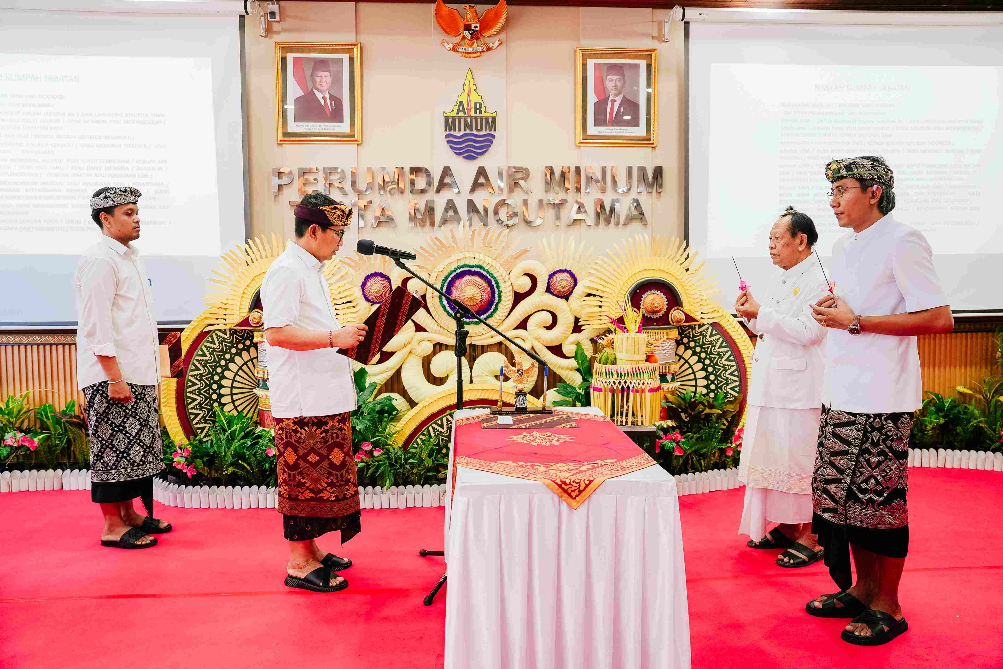 Lantik Direktur Umum Perumda Air Minum Tirta Mangutama 2026-2031