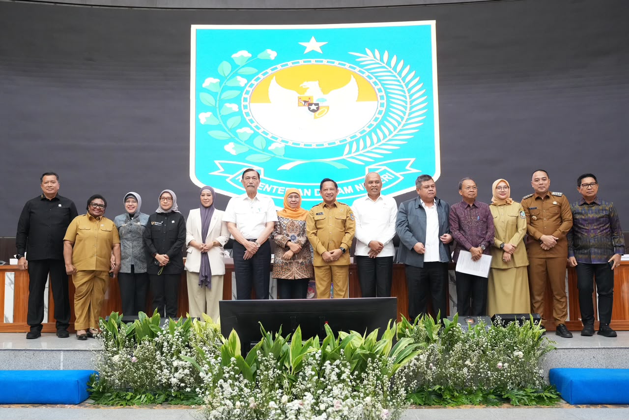Bupati Adi Arnawa Hadiri Rakor Monitoring Perluasan Piloting Digitalisasi Bansos di Kemendagri