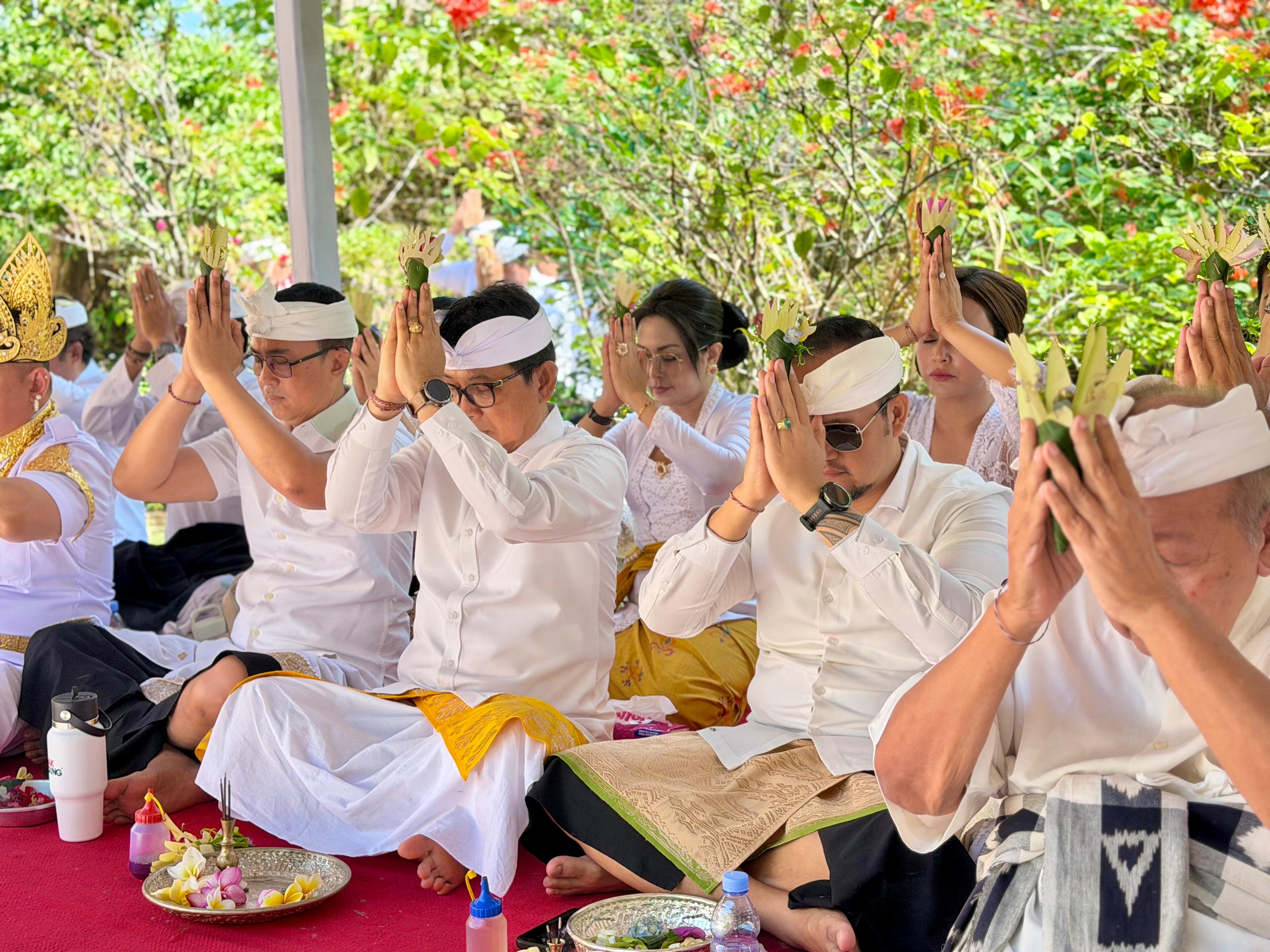 Karya Tawur Balik Sumpah di Pura Luhur Uluwatu