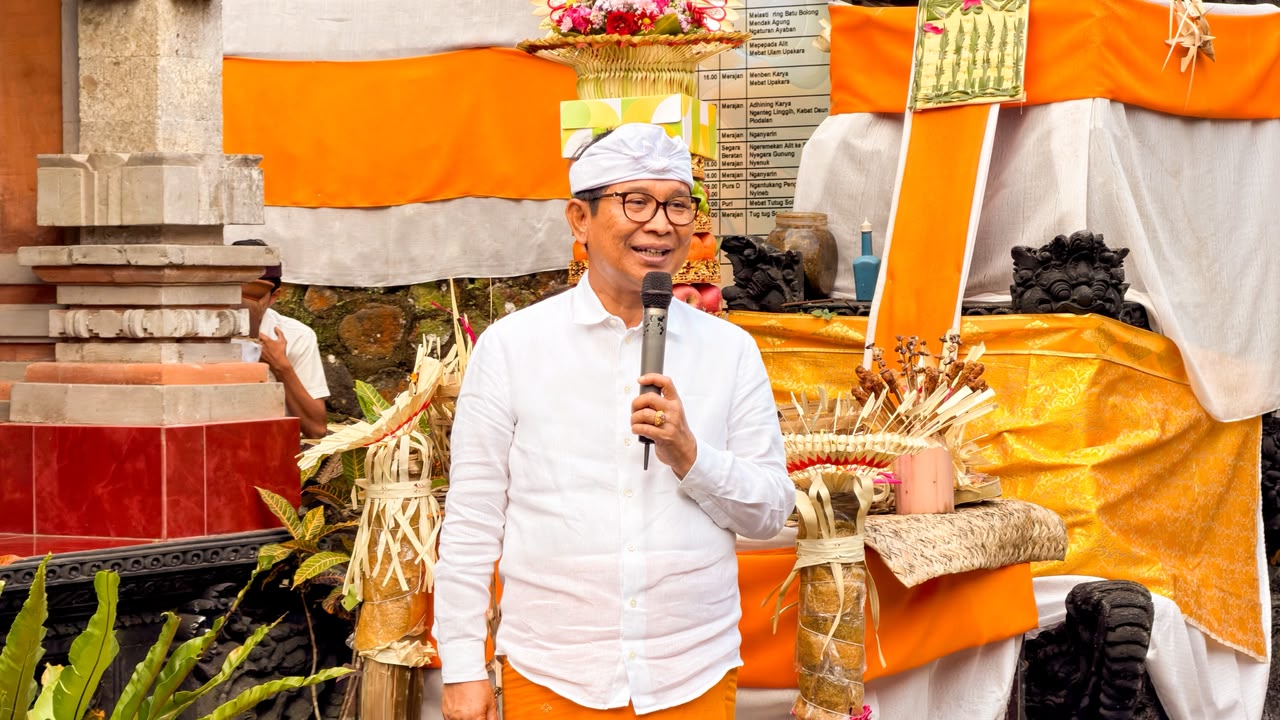 Bupati Upasaksi Karya di Desa Adat Lipah