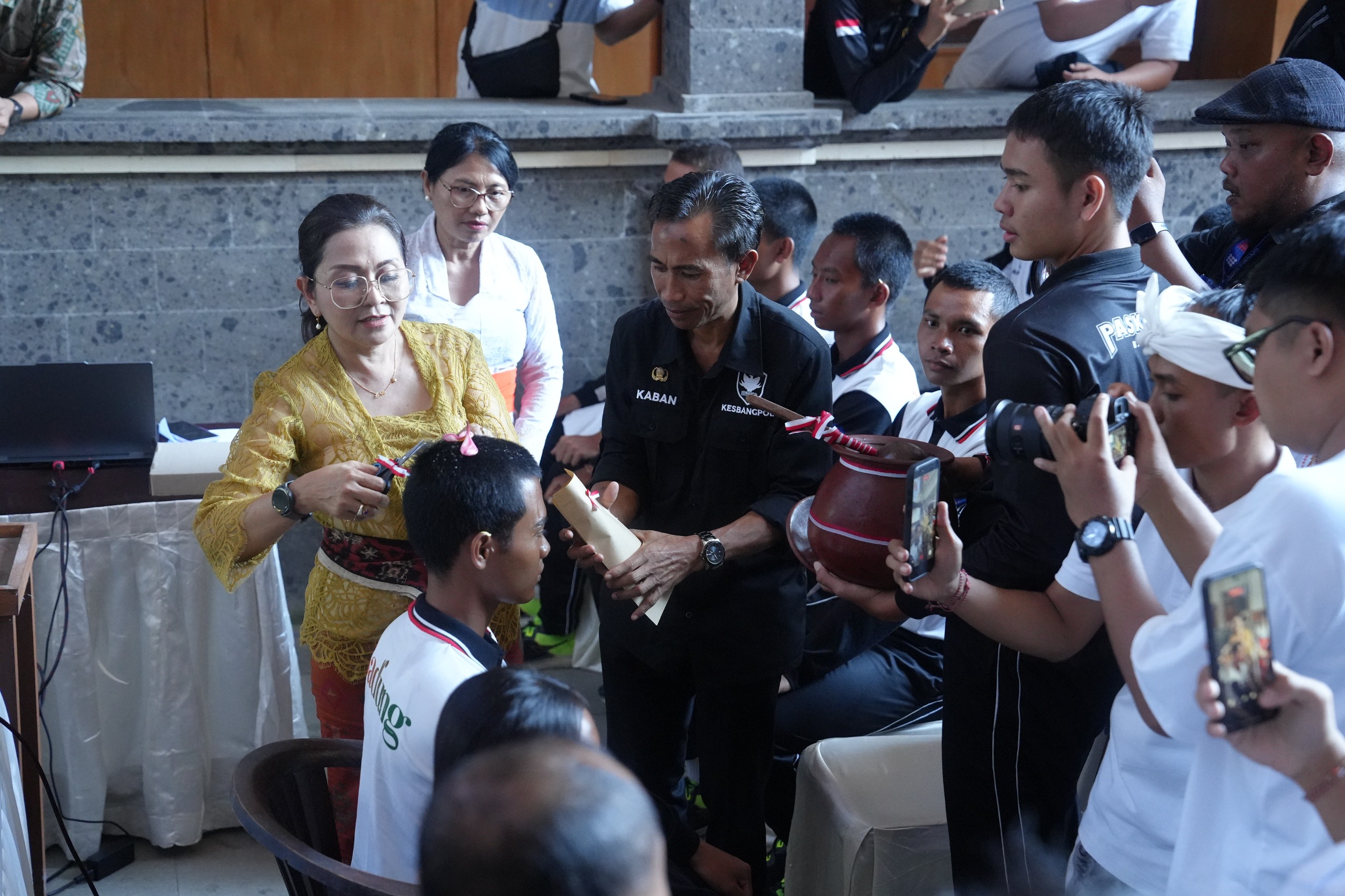 Penguatan Karakter dan Kesadaran Anti Narkoba di Prosesi Potong Rambut Paskibraka Badung
