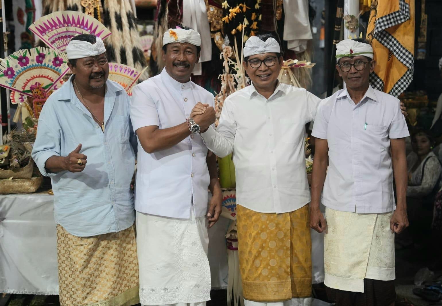 Karya Piodalan Jelih, Metatah, Mepetik dan Mewinten di Pura Arya Wang Bang Pinatih