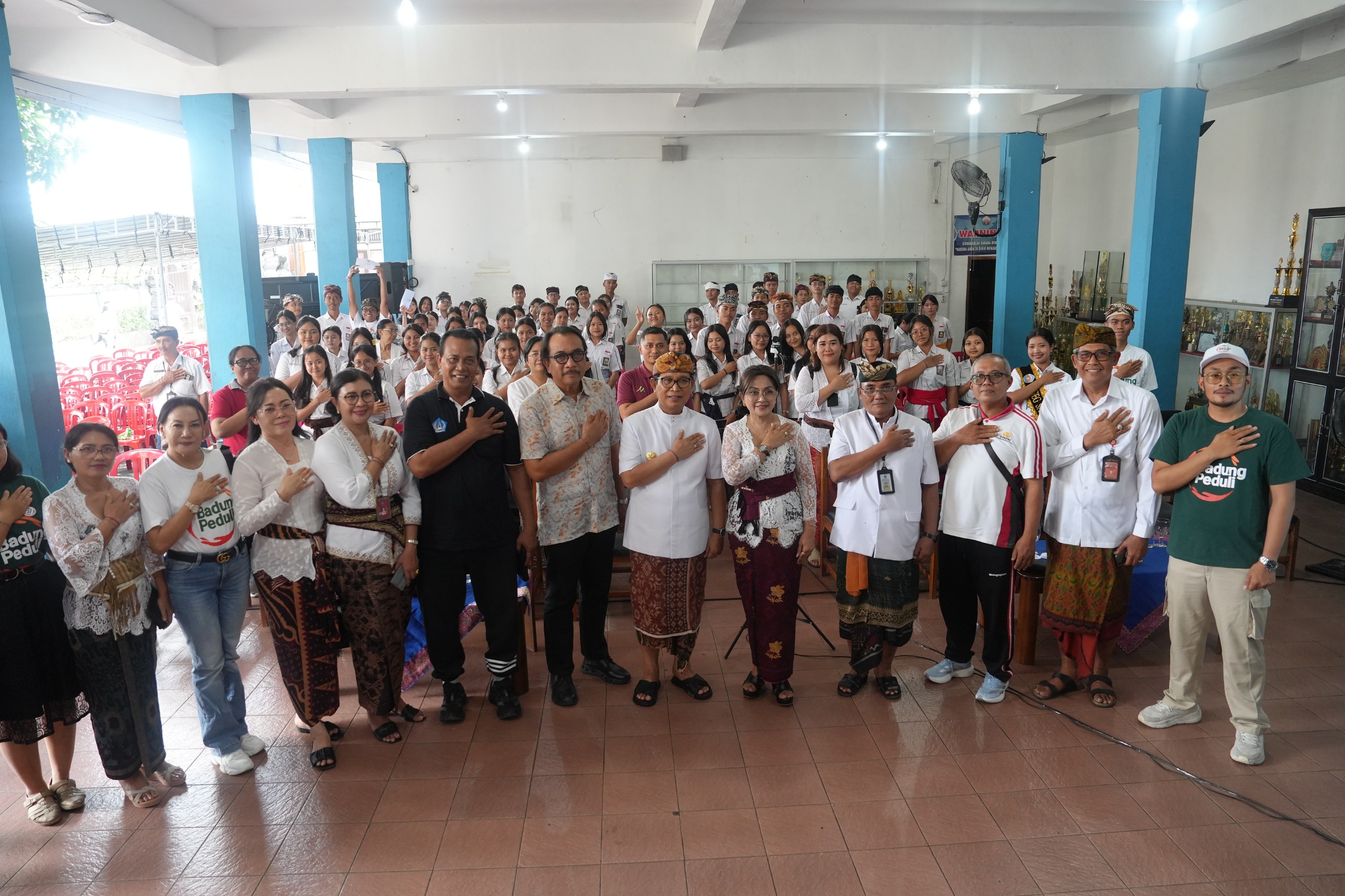 Aksi Sosial Bupati Badung dan Ketua K3S, Sasar SMAN 1 Kuta Utara hingga Bantu Warga Dalung dan Kapal