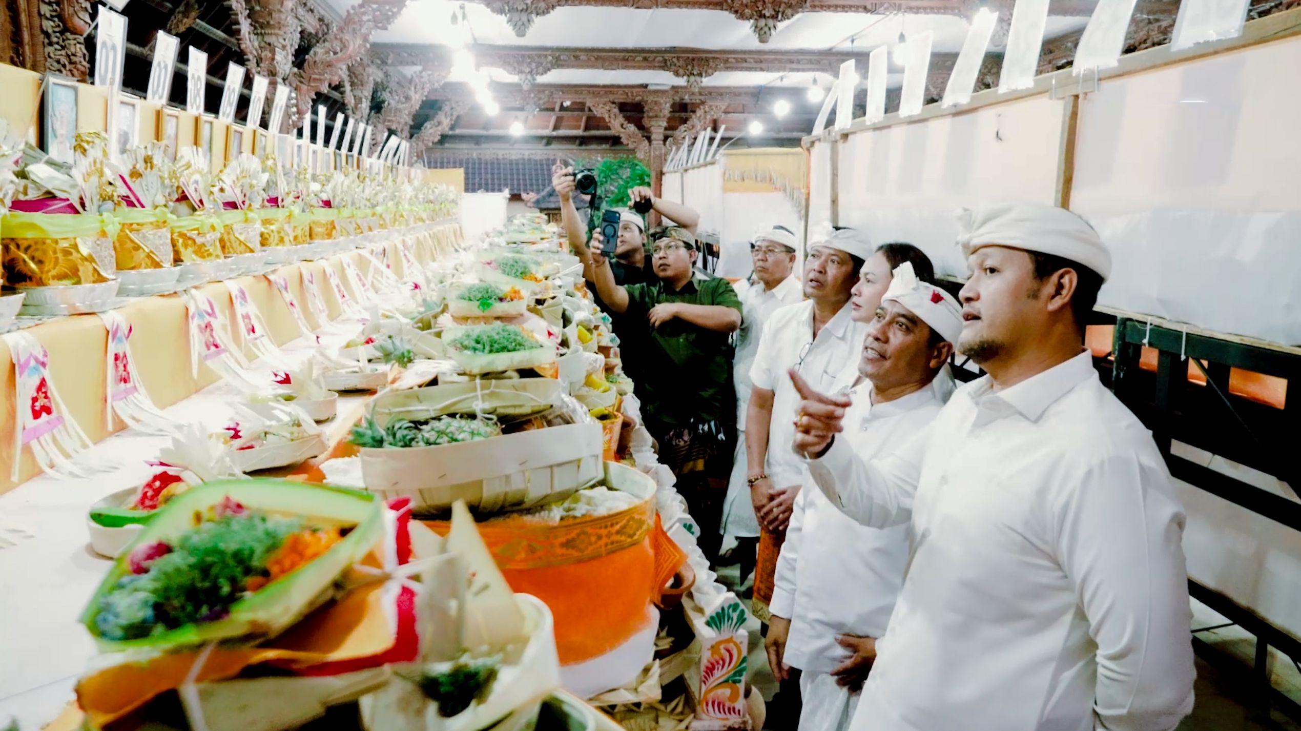 Gelar Upacara Pitra dan Manusa Yadnya Massal